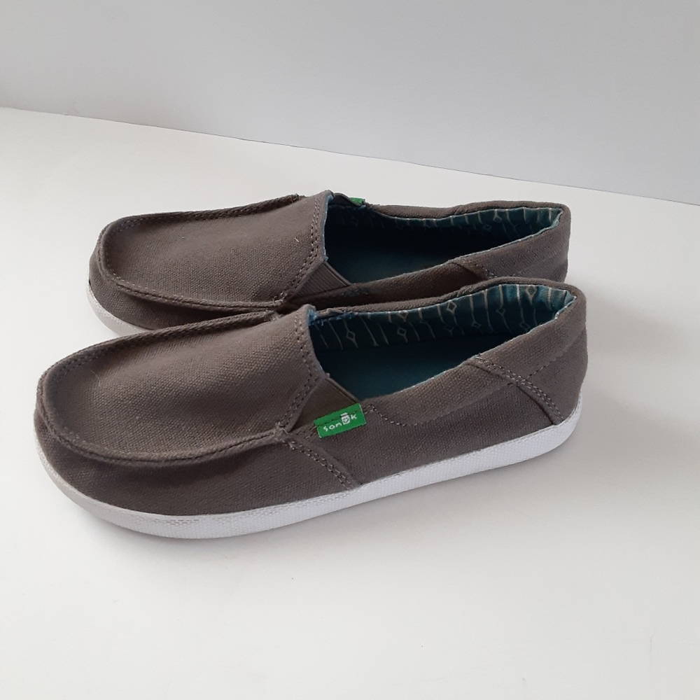 Boys Sanuk grey moccasins. Like new size 1